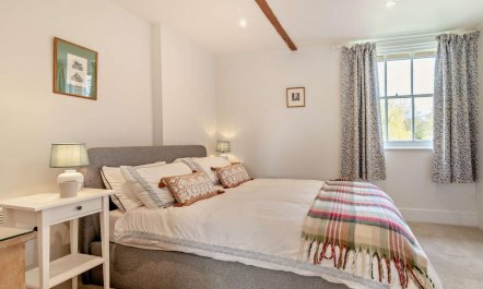 1 Bed in Sherborne 6