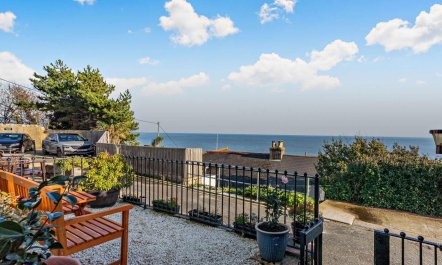 2 Bed in Ventnor 1