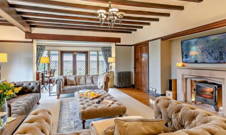 6 Bed in Stockport 1