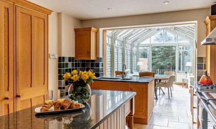 6 Bed in Stockport 3