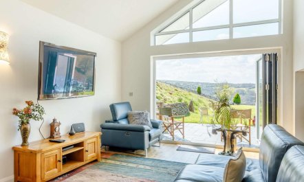 4 Bed in Barnstaple 1