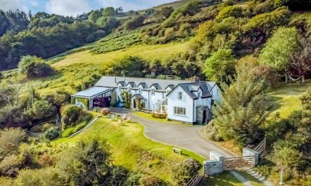 5 Bed in Aberdovey 1