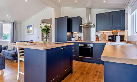 2 Bed in St Andrews 3