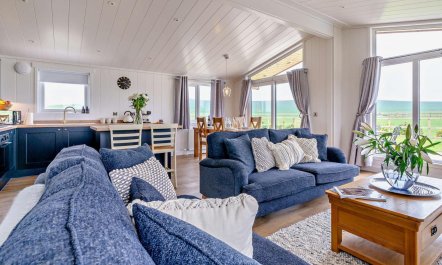 2 Bed in St Andrews 1