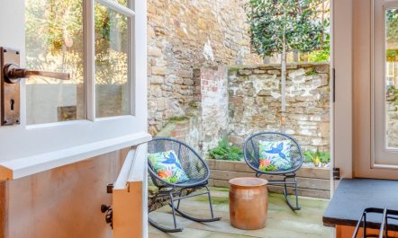 1 Bed in Montacute 5