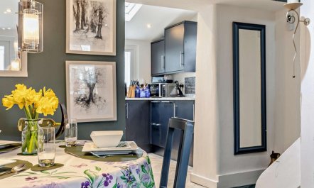 2 Bed in High Peak 4