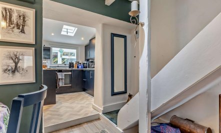 2 Bed in High Peak 4