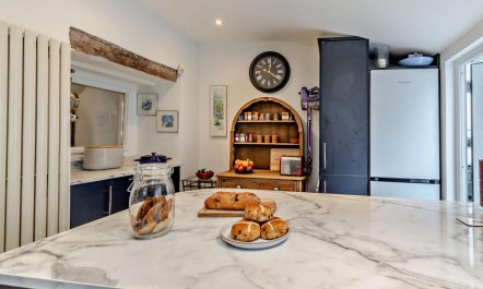 2 Bed in High Peak 6