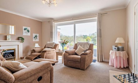 3 Bed in Christchurch 2