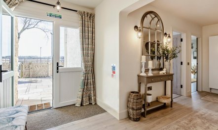 6 Bed in Broxburn 3