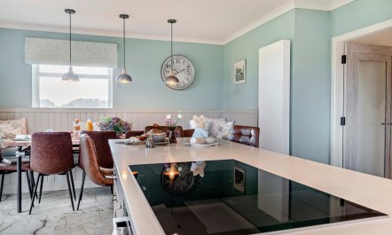 6 Bed in Broxburn 8