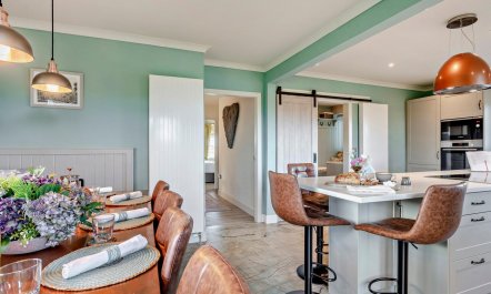 6 Bed in Broxburn 9