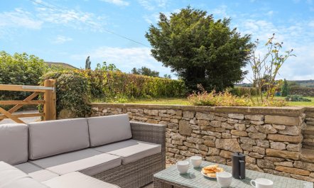 2 Bed in Hope Valley 2