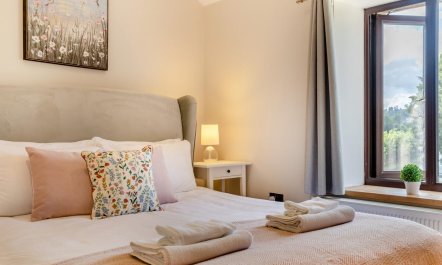 2 Bed in Hope Valley 9