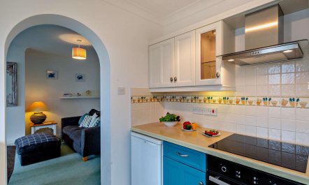 2 Bed in Aberdovey 7