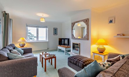 2 Bed in Aberdovey 3