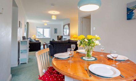 2 Bed in Aberdovey 8