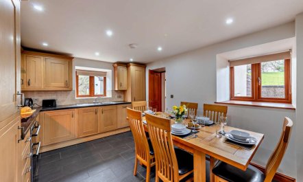 3 Bed in Bala 3