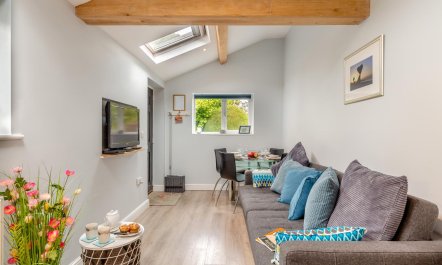 1 Bed in Bridport 2
