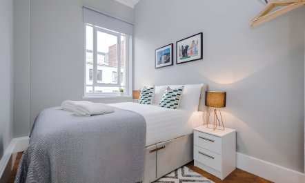 Castle Street Chic 1