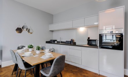 Castle Street Chic 0