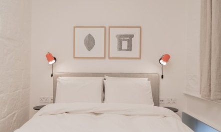 Studio Modern 8