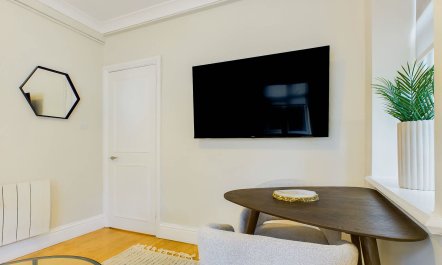 Seven Dials Sparkle 6