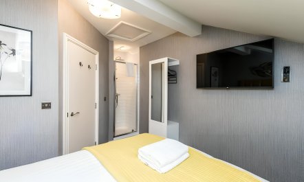 Liverpool Coach House 3