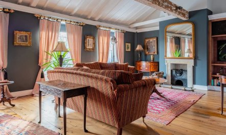 Elegant Georgian Gem 1