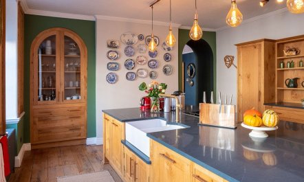 Elegant Georgian Gem 3