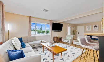 Mid-century Escape 4