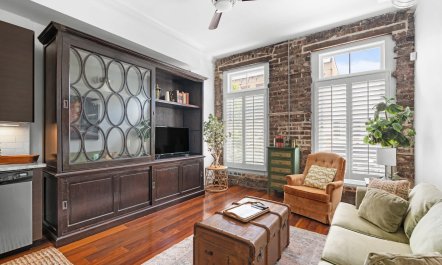 Oak & Brick 3