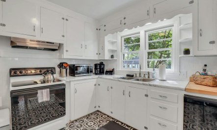 Mid-Century Living 0