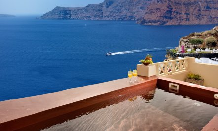 The Oia Oasis 1