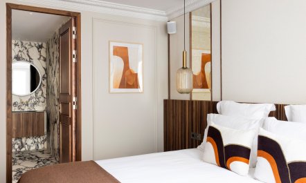 In Chic Paris 6