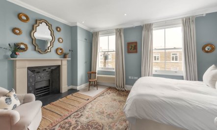 Live at the Apollo 8