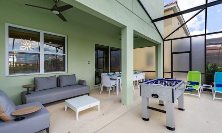 The Pineapple Gate 1