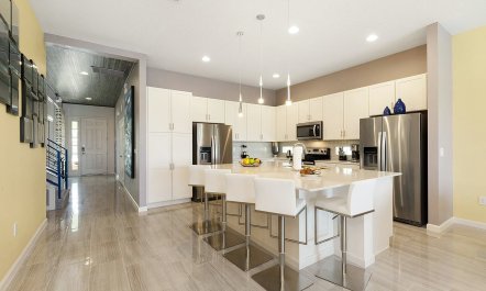 The Pineapple Gate 5