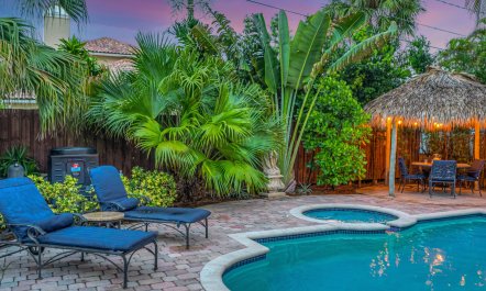 Tranquil Shore Retreat 4