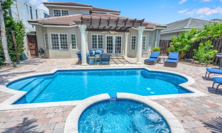 Tranquil Shore Retreat 1