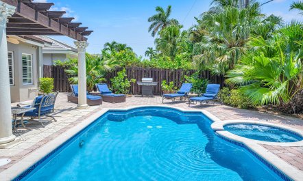 Tranquil Shore Retreat 2