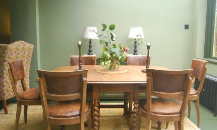 Cottage Hideaway 6