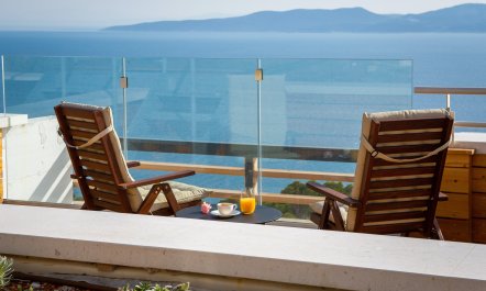 White Walls & Blue Skies 5