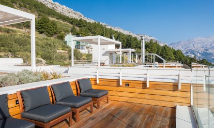 White Walls & Blue Skies 3