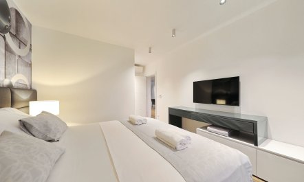 Silhouettes of the Sea 5