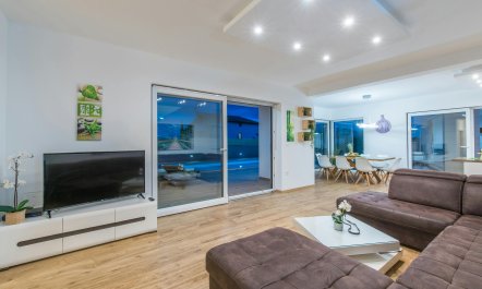 Cowshed Cottage 6