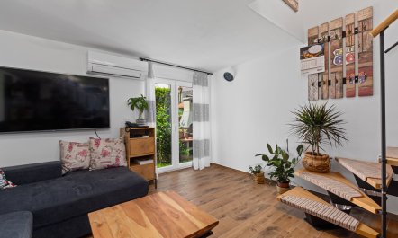 Seaside Beauty Spot 1