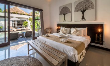 The Sea Reflection 2