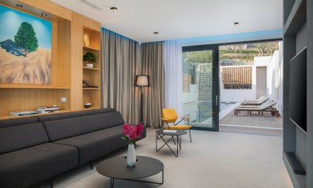 The Courtyard of Roses 4