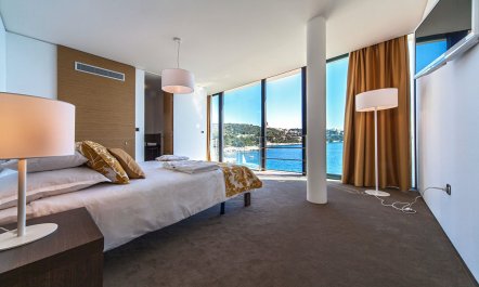 Primo&scaron;ten Place 2